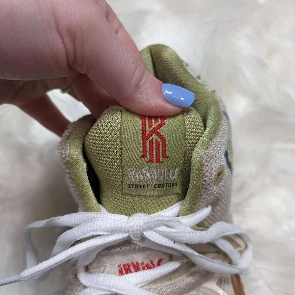 Nike Bandulu Kyrie 5 Embroidered‎ Splatters Basketball Shoes Size Youth 5.5